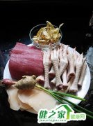 广府老火汤---凤爪海螺瘦肉汤