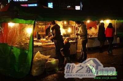 央视：食用油反复使用致癌物剧增 油炸食品少吃