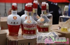 新疆破获制售假酒案案值8百万 假酒包装比真酒都