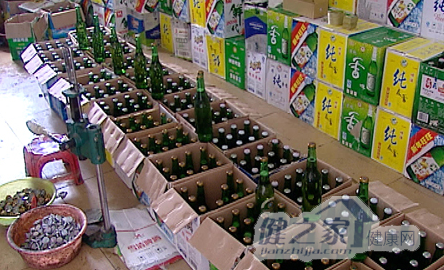 深圳一啤酒窝点被曝制售假冒青岛啤酒