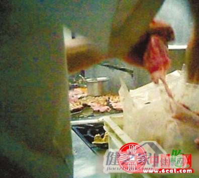 西餐厅惊人内幕大揭秘：剩菜再加工后卖给顾客