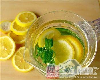柠檬怎么吃 加蜂蜜泡水养颜好(3)