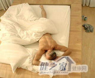中医养生解读：男人裸睡竟有3大好处(图)
