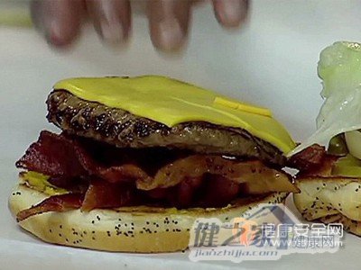 美国召回4000磅疑含疯牛病毒的牛肉