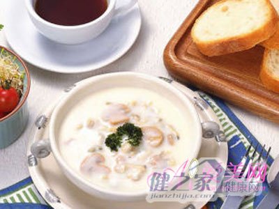  早餐前先喝水 6个必知的早餐饮食指南 