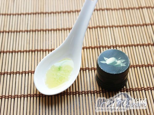  清晨来杯柠檬水! 营养师推荐10大抗衰食品 