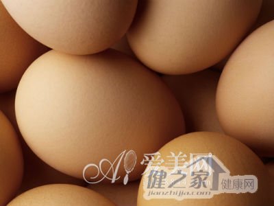  鸡蛋生吃会中毒 3类常见食物不宜生吃 
