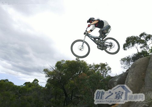 在崎岖的山路骑自行车可能伤害生育力